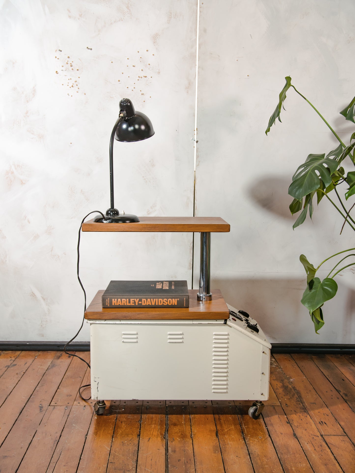 Industriële bijzettafel, gerecyclede vintage, Famed-1 chirurgische kar, draaibare eiken houten bladen met twee niveaus, verborgen opbergruimte, rollende multimedia- en bar tafel