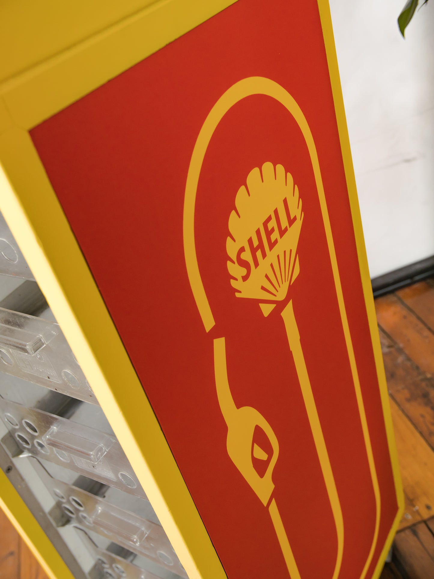 Lufthansa vliegtuig trolley upcycled, uniek vintage Shell benzinepomp ontwerp, retro luchtvaart opbergkast, luchtvaart keuken rol barwagen