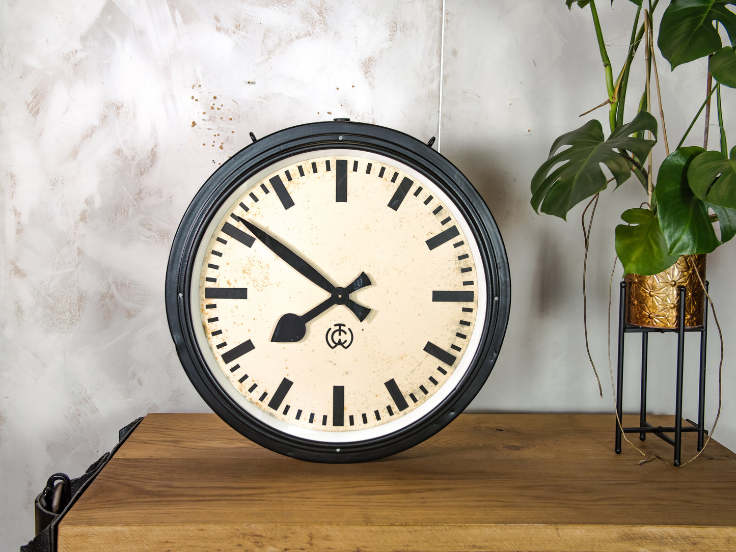 Grande Double sided Station Clock by CTW Ø75CM / 29.5 Inch, Carl Theodor Wagner 1950s, Large Industrial Factory Timekeeper