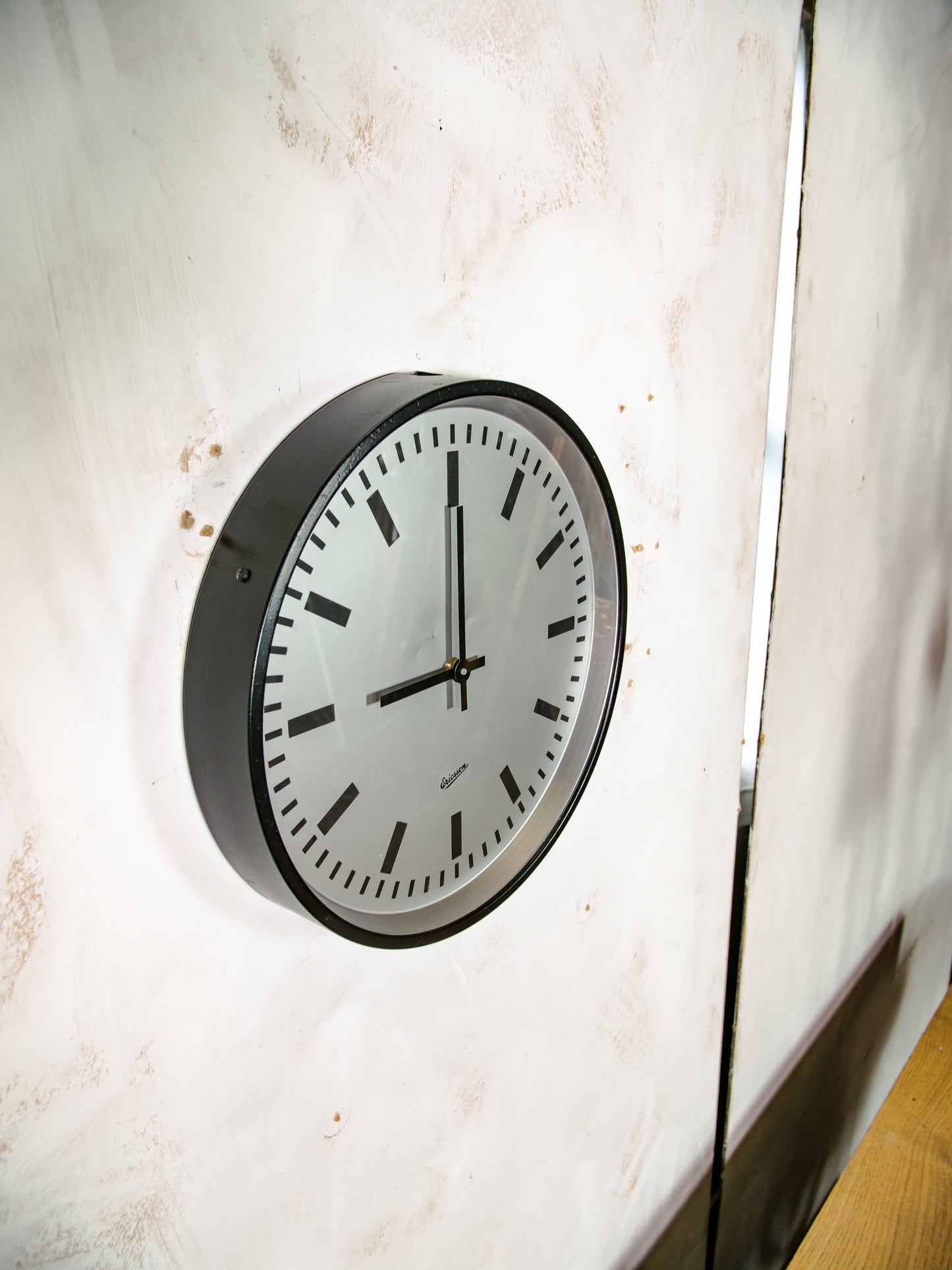 Industrial Wall Clock 1960s by Ericsson, Factory Slave Clock, Industrial interior Decor, Satin Black Clockwork, Diameter 34CM School Clock