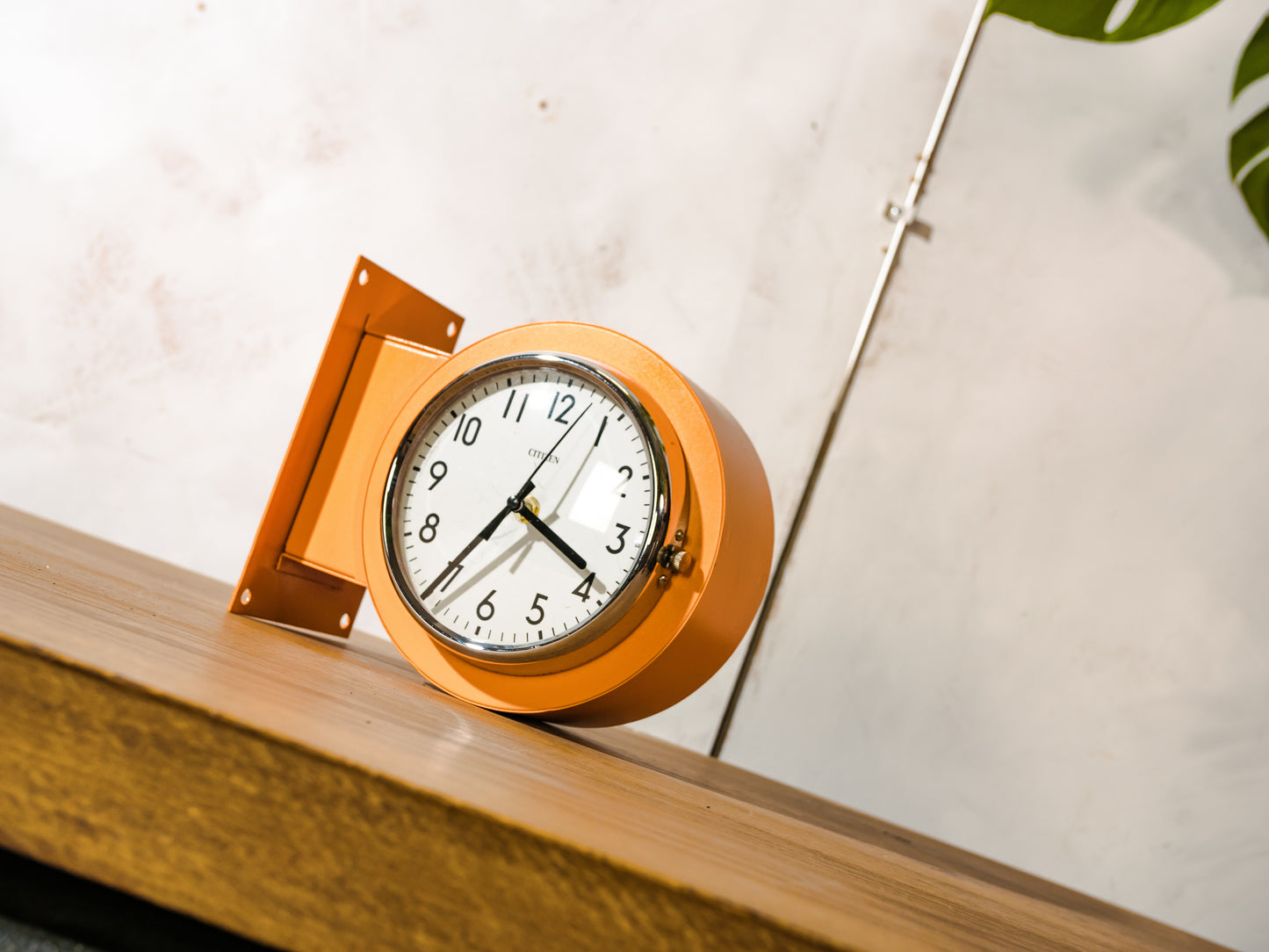 Oranje dubbelzijdige slaafs klok van Citizen, maritieme wand gemonteerde tijdwaarnemer, vintage onderzeeër scheeps wandklok uit de jaren 80,Quartz mechanisme