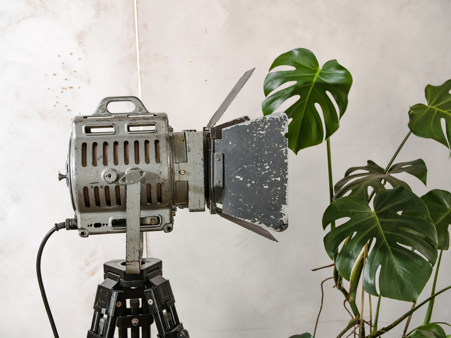 Vintage Film Spotlight Floor Lamp by ARRI, 1950s Arnold & Richter Industrial Movie Light, Surveying Tripod Lamp, Retro Studio Lighting