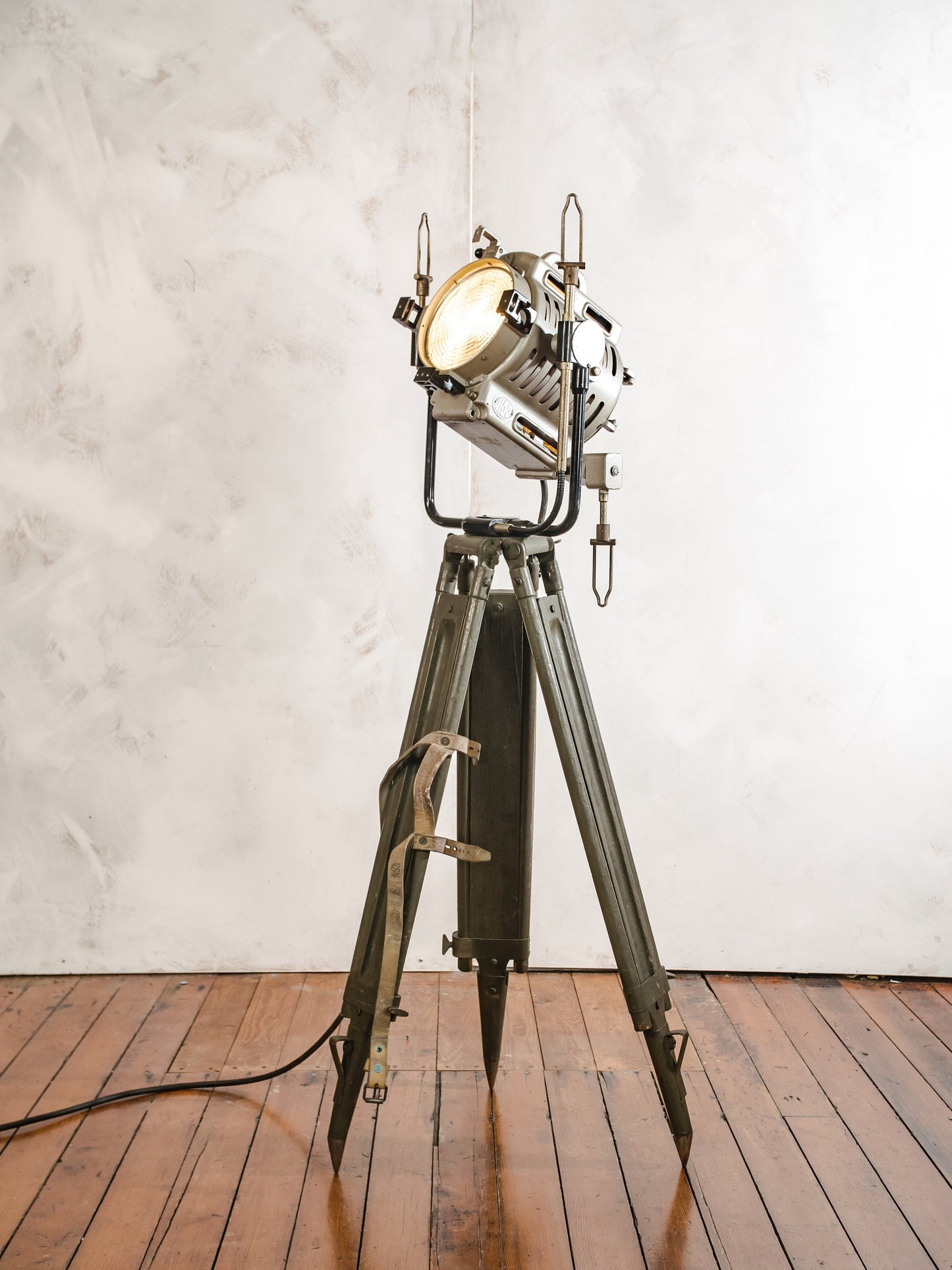 Arnold & Richter 1950s ARRI, Unique Vintage Hollywood Film Spotlight | German Studio Spotlight on a Vintage Wooden Army Surveyors Tripod