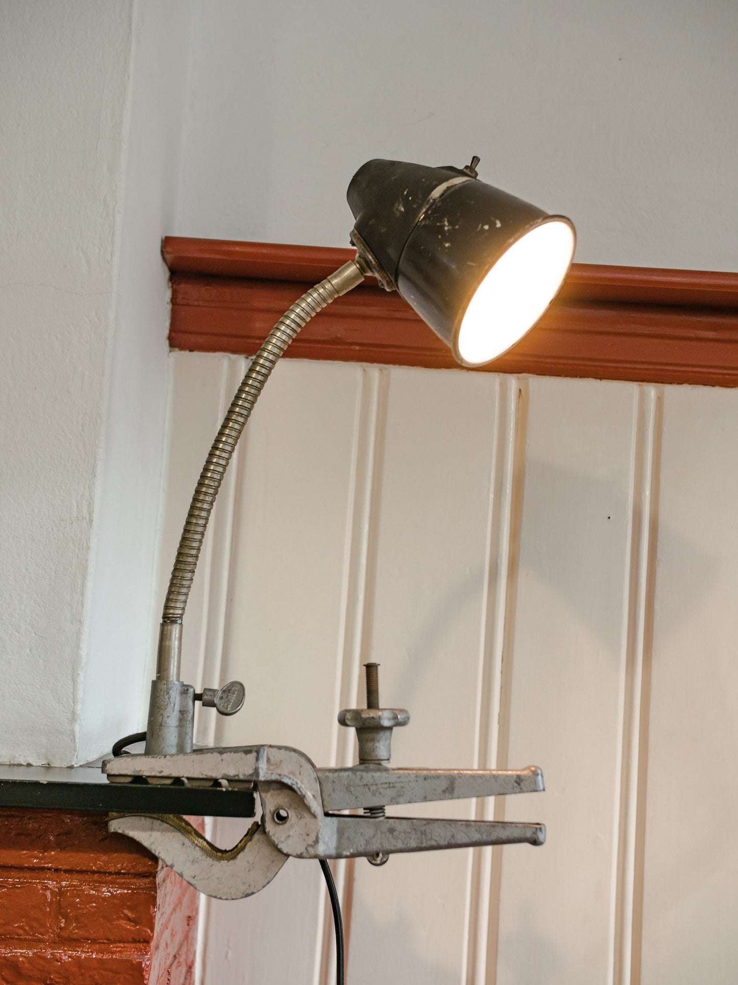 Jaren 70 Industriële Janira Klem Bureaulamp, Zwanenhalslamp Patina, Werkplaats Tafellamp USSR, Sovjet Bakeliet Bedlampje, Ondernemersgeschenk