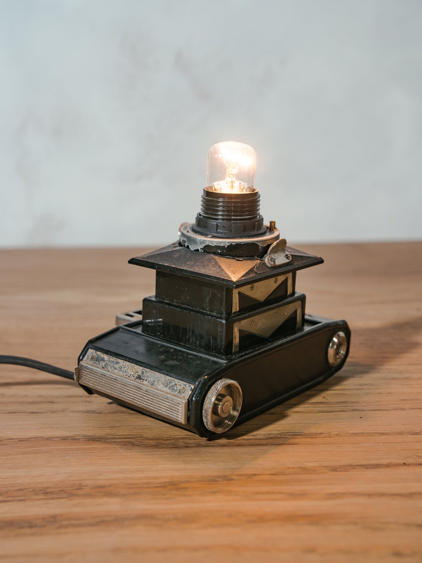 Steampunk 1930s old camera desk lamp, old folding Minolta vest upcycled into cute bedside lamp, photography office light, Gift photographer