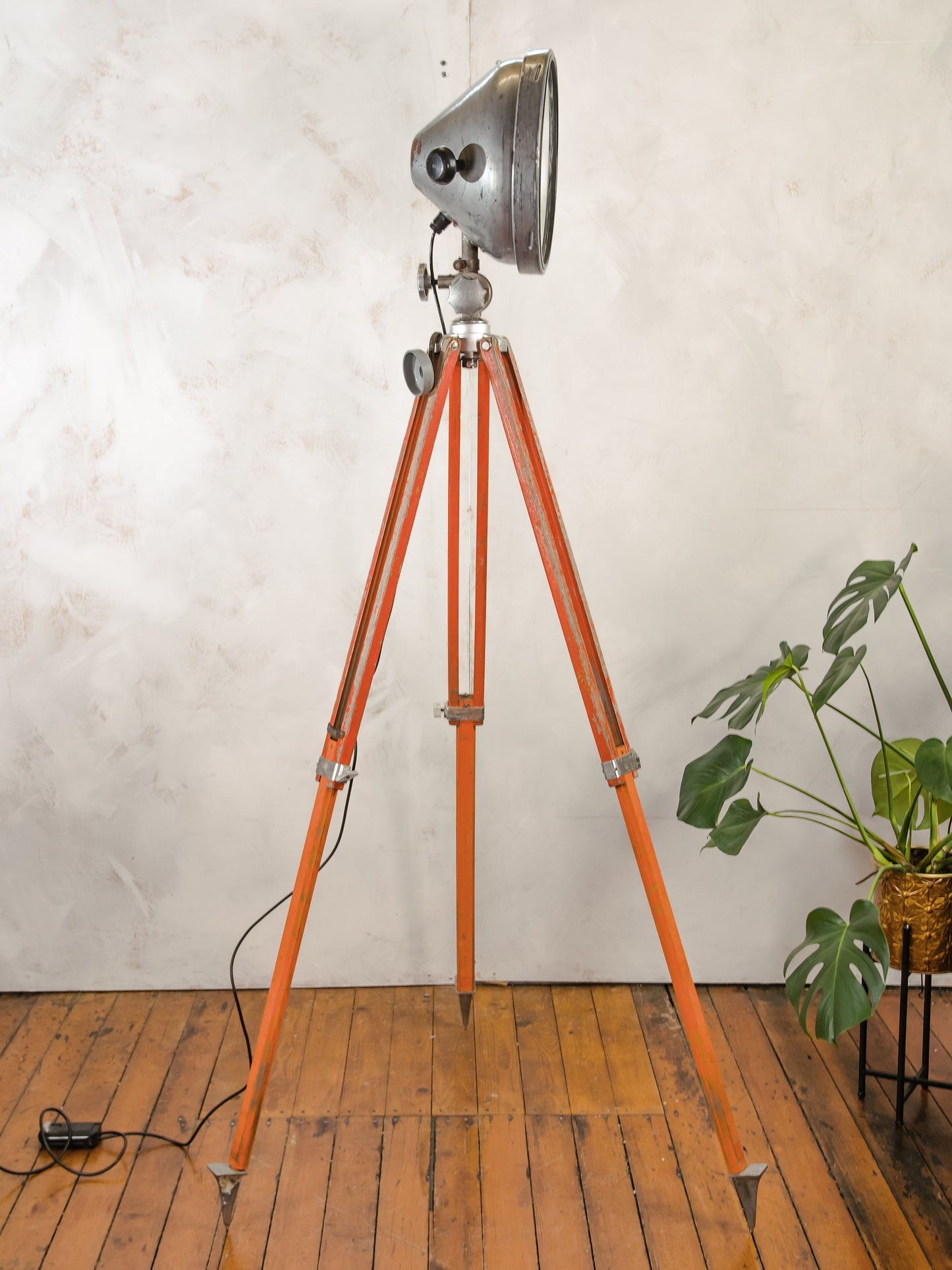 Spotlight Floor lamp Bosch Eisemann Firetruck headlight on Wooden Surveying Tripod, Man cave Decor, Rustic Search light Floor lamp