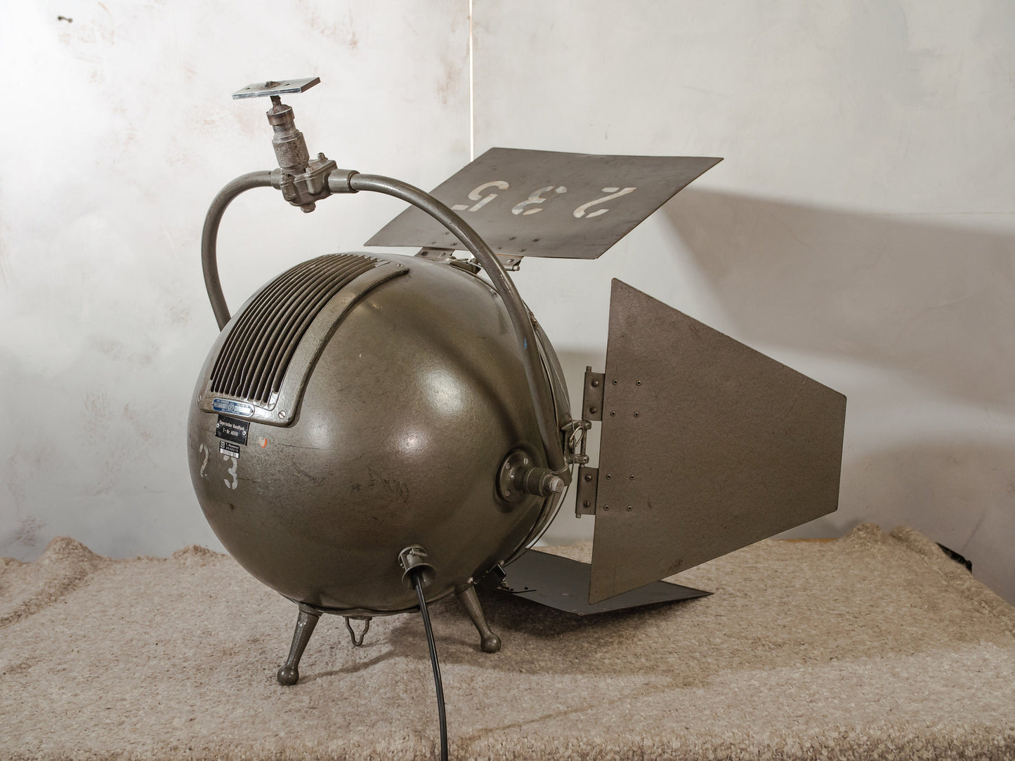 Extremely Rare Mole Richardson 612 Sputnik Theatre light Projector, 1950s Collectible Hollywood Film spotlight, Huge Mid-Century Stage light