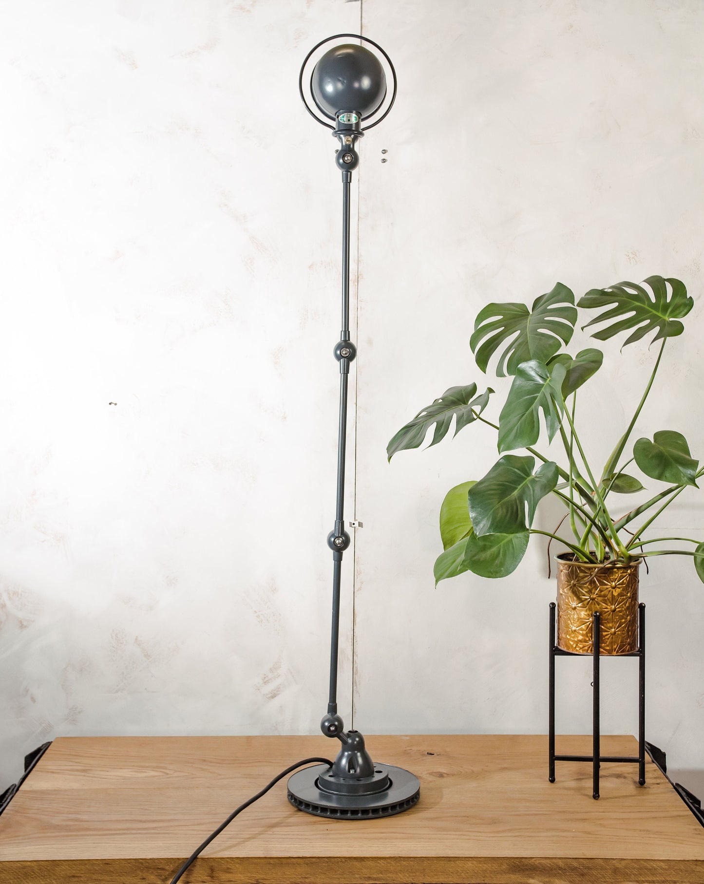 Jieldé Lamp Classic 1950s French Arm Loft Workshop Lamp, Renovated Gray Jielde by Jean Louis Domecq, Upcycled articulated Designer desk lamp