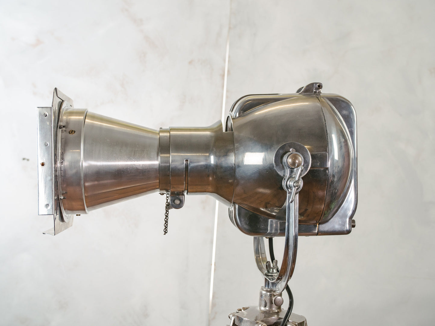 Mid-century Theater lamp Floor lamp, Polished Strand Electric Patt 23N 1960s on Teak wooden Adjustable Tripod, Vintage Movie spotlight