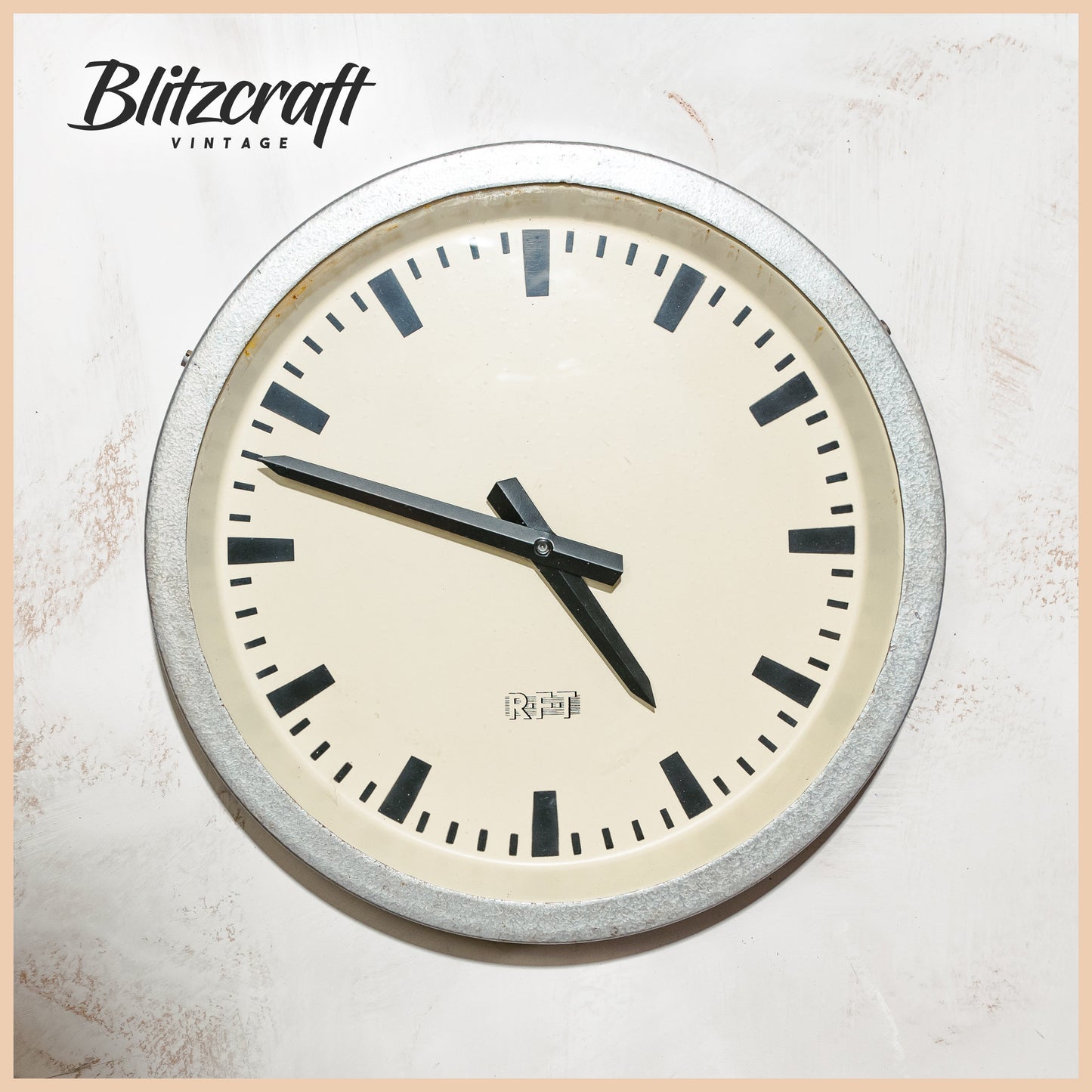 Industrial German 1960s Factory Clock by RFT, Gray workshop Quartz Timepiece, Made by Rundfunk und Fernmelde Technik