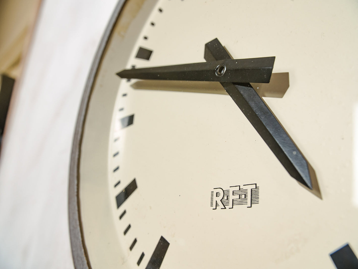 Industrial German 1960s Factory Clock by RFT, Gray workshop Quartz Timepiece, Made by Rundfunk und Fernmelde Technik