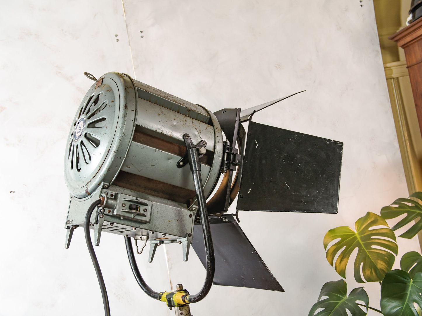 Berkey Italia (Mole Richardson) Dutch Television spot on Vintage Light stand | Movie Cinematographer lighting | Big industrial Floor lamp