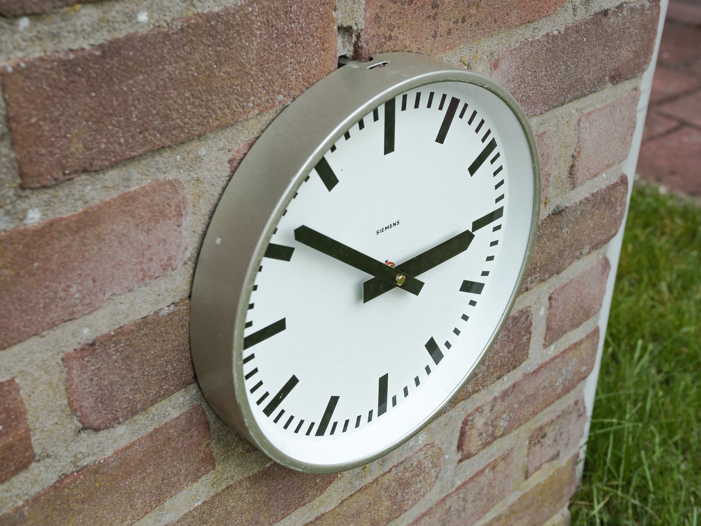 Kitchen Clock, Siemens Wall mounted Workspace Clock 1970s, Office Timekeeper, Secondary Clockwork, unique Housewarming gift interior
