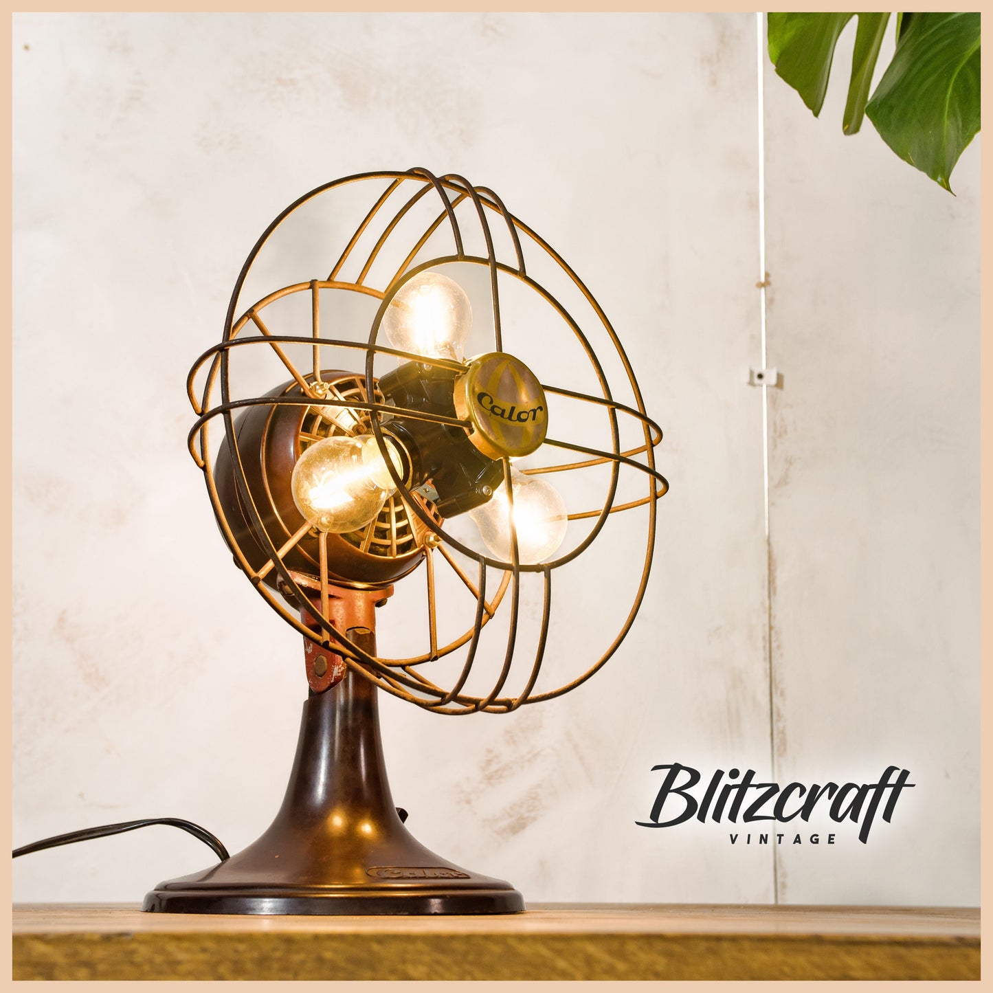 Ventilatorlamp van CALOR, Model uit Frankrijk jaren 50, 3 gloeilampen Bureaulamp, Unieke tafellamp, Steampunk-decor, Upcycled housewarming-cadeau