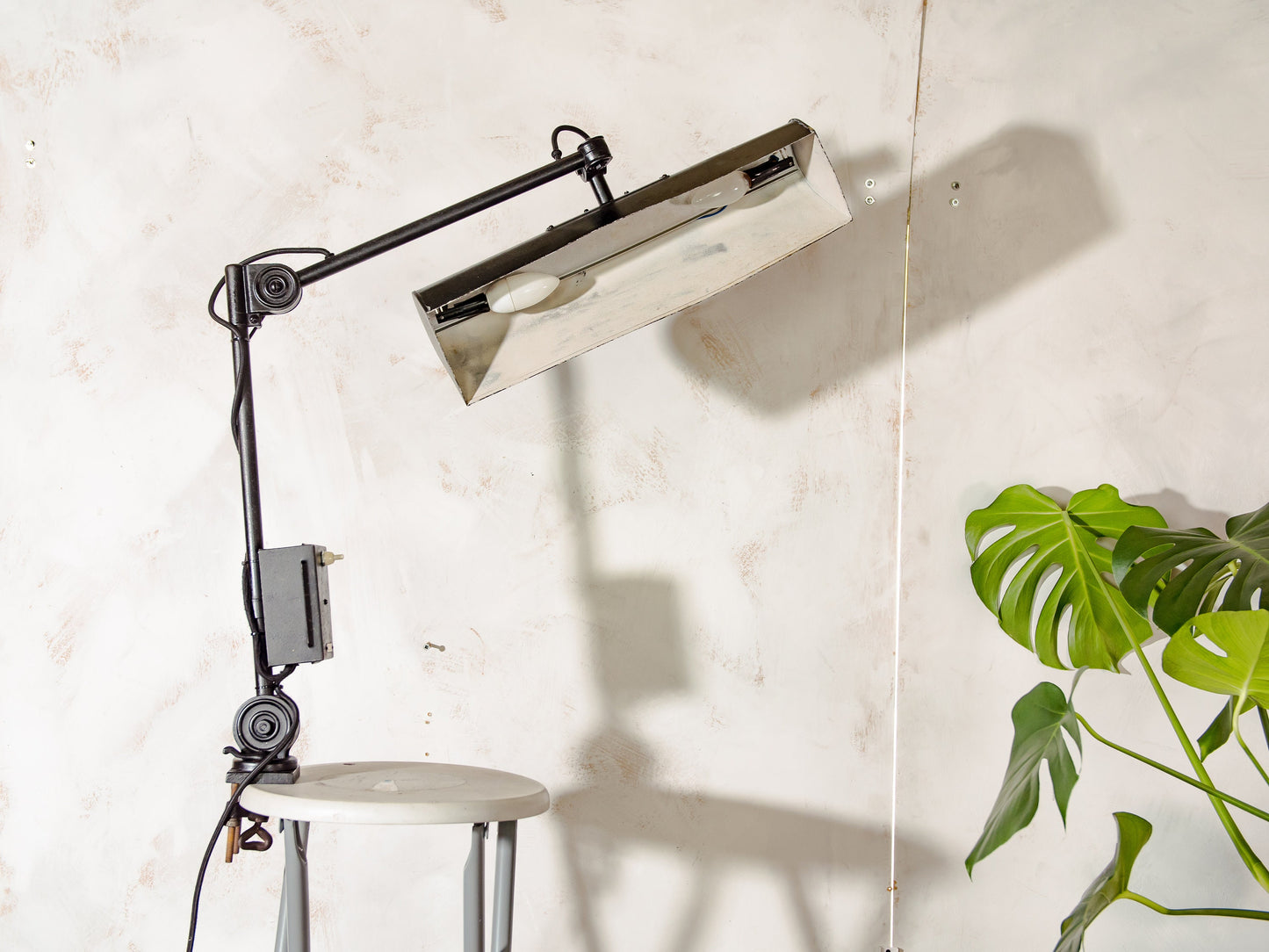 Zeldzame antieke bankierslamp van Hala uit de jaren 30, vintage werkplaatslamp, verstelbare zwenkarm juwelierslamp, Bauhaus klemlamp periode lampenkap