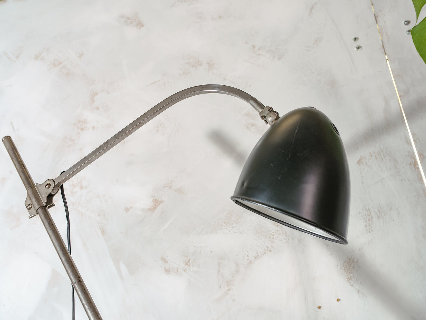 HALA ZEIST Klemlamp H. Busquet jaren 50, Tafellamp, Chroom en zwart, Unieke antieke Bauhaus fabriekswerkplaatslamp