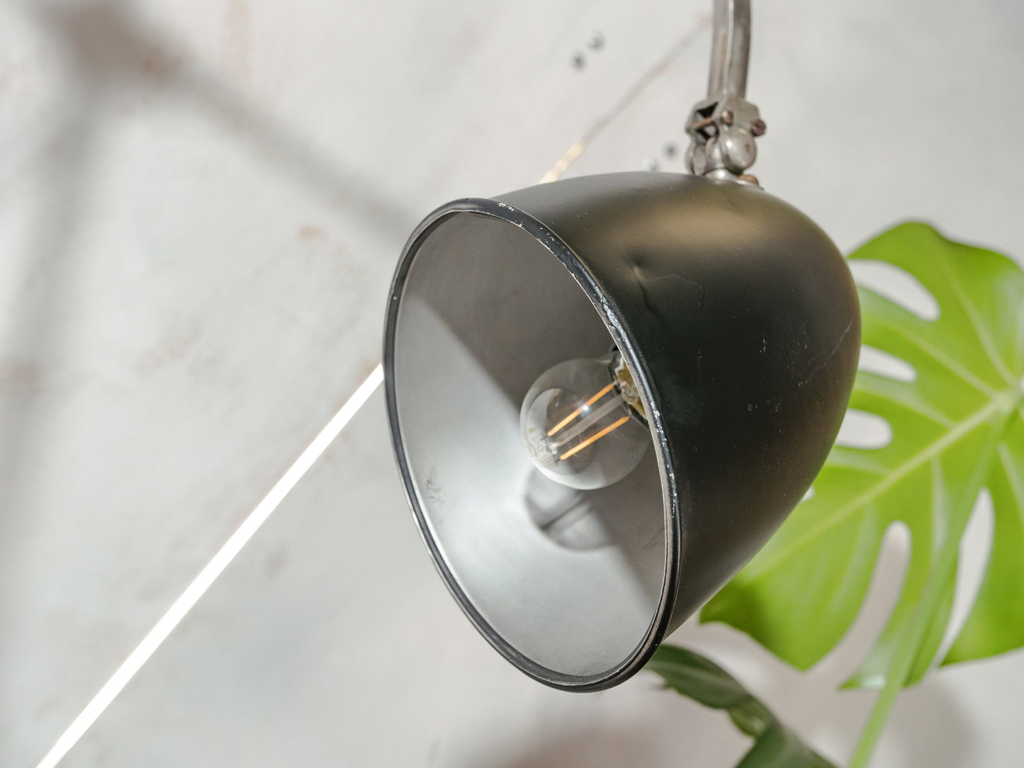 HALA ZEIST Klemlamp H. Busquet jaren 50, Tafellamp, Chroom en zwart, Unieke antieke Bauhaus fabriekswerkplaatslamp
