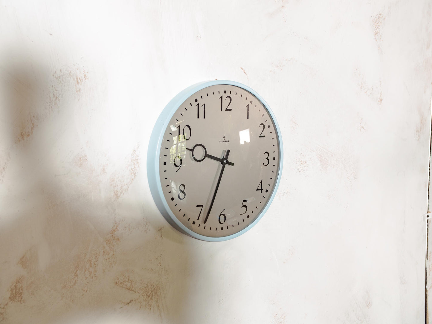 Turquoise Wall Clock by Siemens 1970s, Light Blue Clockwork, Kitchen Decor, Converted to Quartz Mechanism on battery, Diameter 28CM