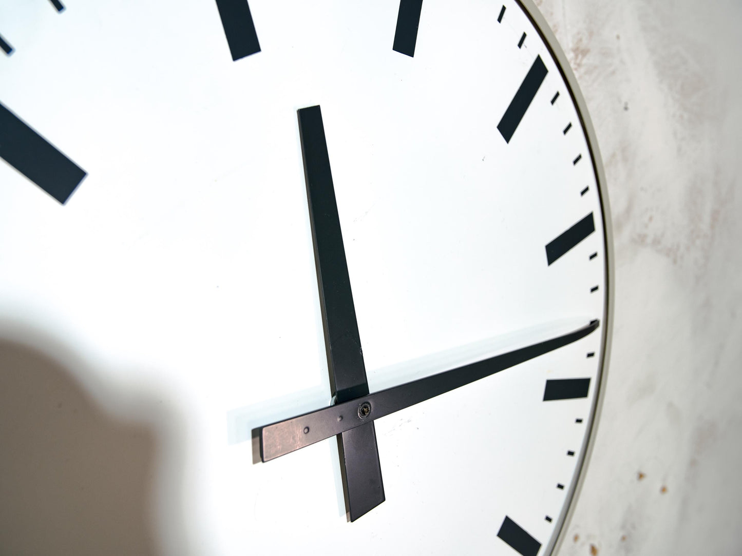 Large Retro Office Clock by Schauer, Diameter 41 CM, 1970s designer Wall Clock made in Austria Timekeeper