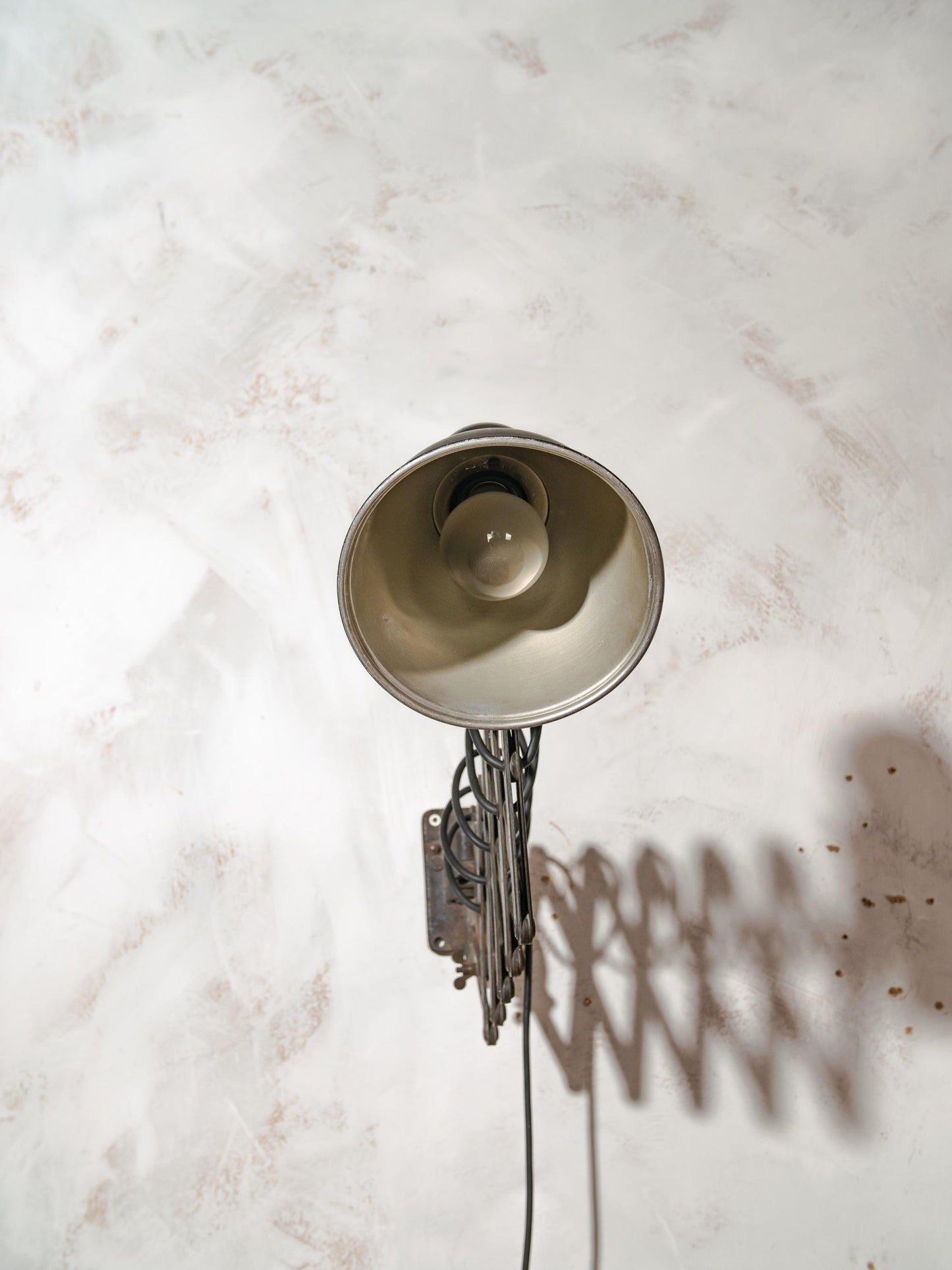 SIEMENS Scissor Wall Mounted Light 1930s, Industrial Task Lighting, Antique Pull out lamp