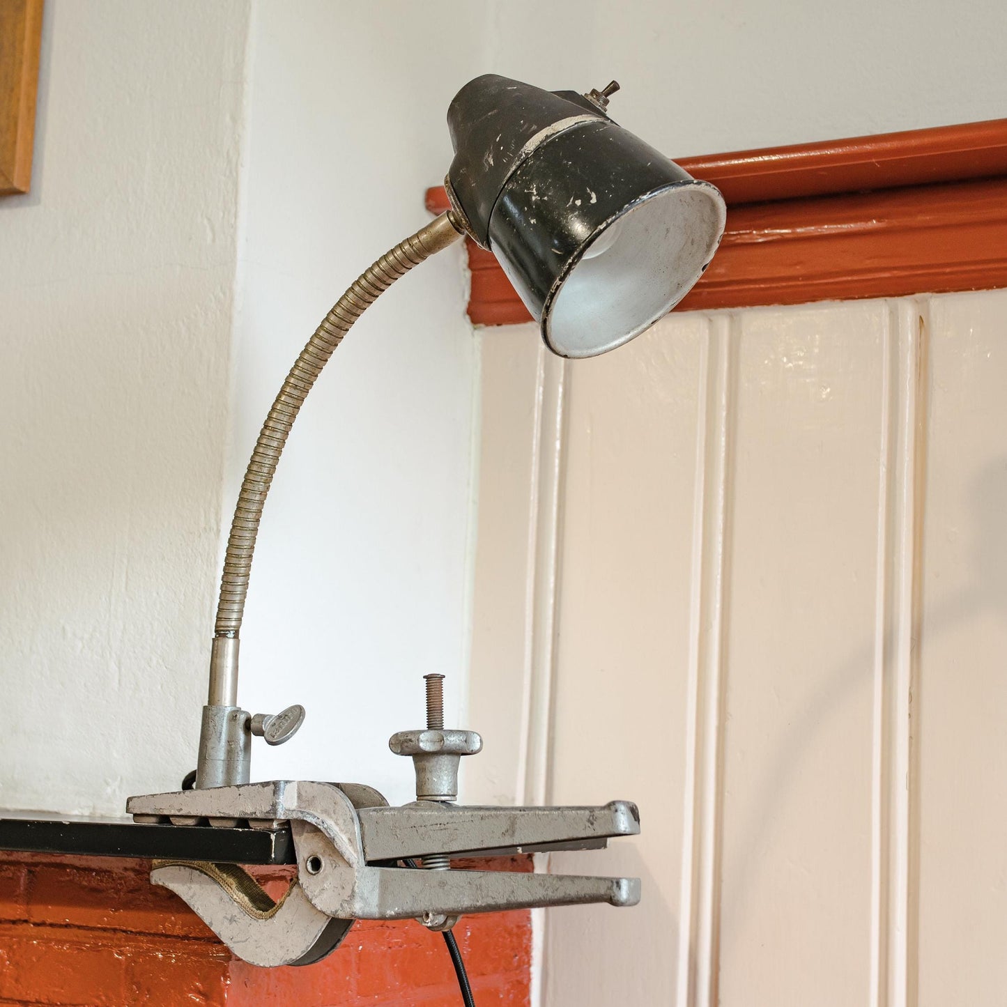 Jaren 70 Industriële Janira Klem Bureaulamp, Zwanenhalslamp Patina, Werkplaats Tafellamp USSR, Sovjet Bakeliet Bedlampje, Ondernemersgeschenk