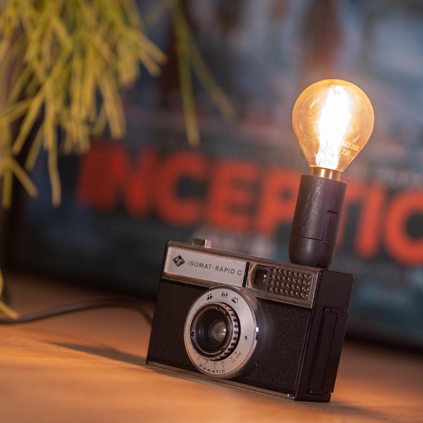 Vintage cameralamp, Agfa Isomat Rapid C jaren 60 camera kinderbedlamp, oude fotocamera tafellamp, cadeau fotograaf, foto bureaulamp