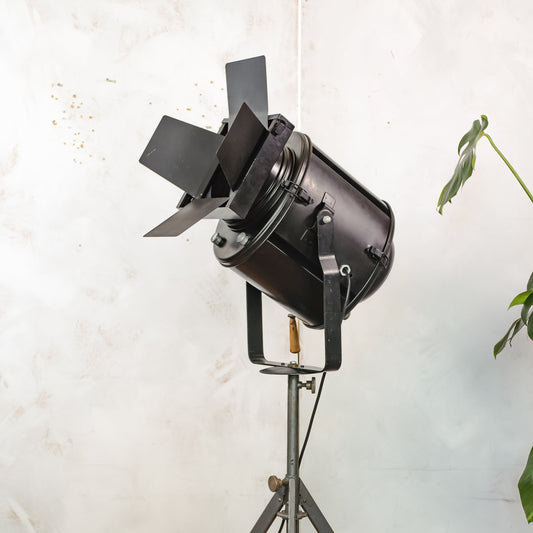 Industrial Theater Floor lamp 1950s A.E. Cremer Paris Film Projector on Adjustable Tripod, Original Barndoors, French Antique Spotlight