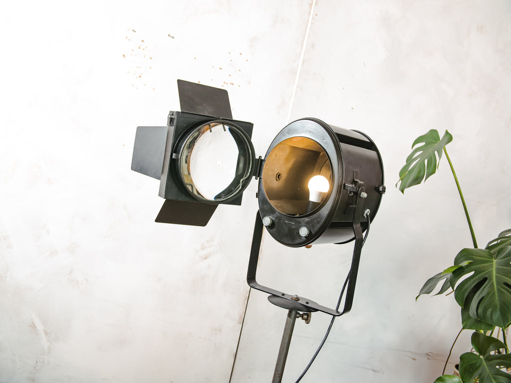 Industrial Theater Floor lamp 1950s A.E. Cremer Paris Film Projector on Adjustable Tripod, Original Barndoors, French Antique Spotlight