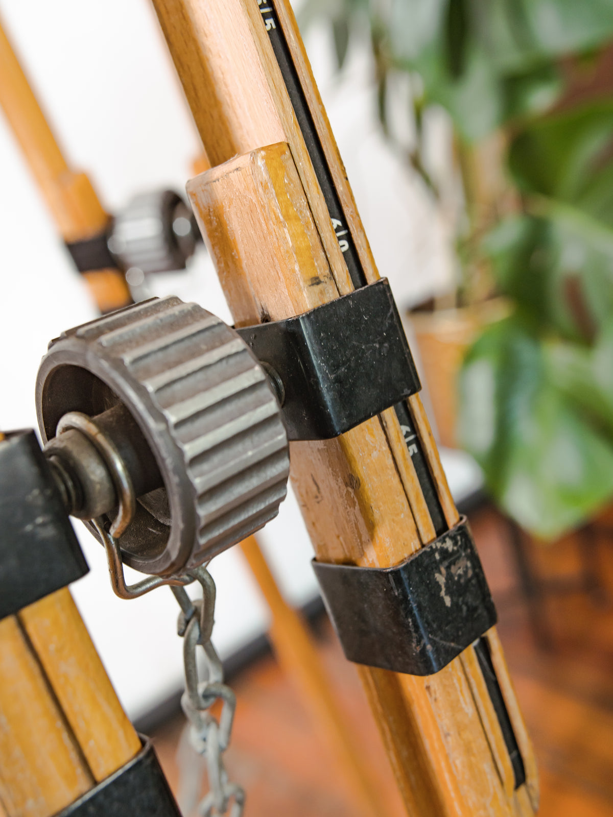 ARRI Wooden Tripod for Arriflex Cameras, detail view 10