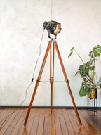 Floorlamp Vintage, Black Theatre Light | The Aliën Spotlight |  Studio Floorlamp | Stagelight on adjustable Wooden Tripod, Floor Spot light
