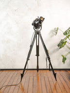Vintage Strand Patt 23 theaterspotlamp op statief, gerecyclede Engelse theaterlamp uit de jaren 60, industriële staande lamp, The PigNose