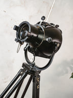 Vintage Strand Patt 23 theaterspotlamp op statief, gerecyclede Engelse theaterlamp uit de jaren 60, industriële staande lamp, The PigNose