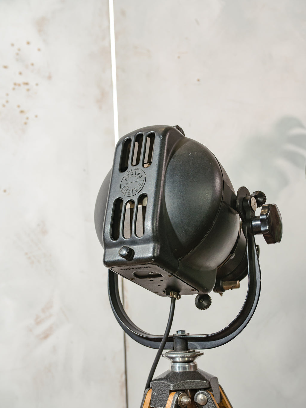 1960s Theater Floor lamp by Strand Electric, Model Patt 23 on Wooden Tripod, Upcycled English Stage Light, Industrial Lighting