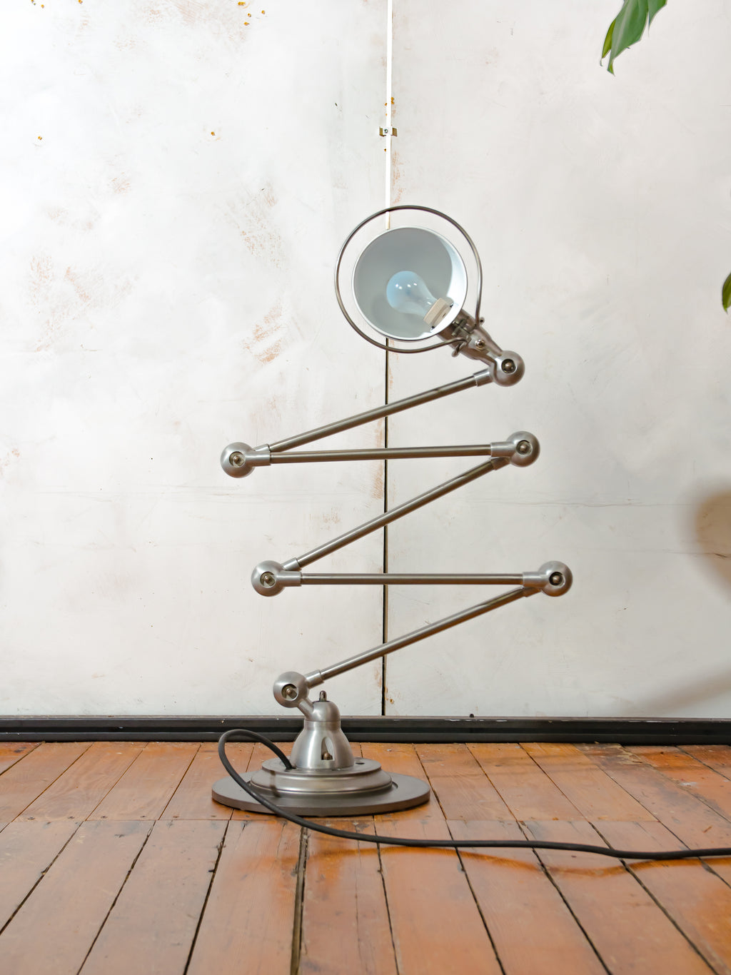 Vintage Franse Jieldé 5 armige staande lamp, industriële loftverlichting, iconische verstelbare werkplaatslamp, mid-century design, gerestaureerd en gepolijst