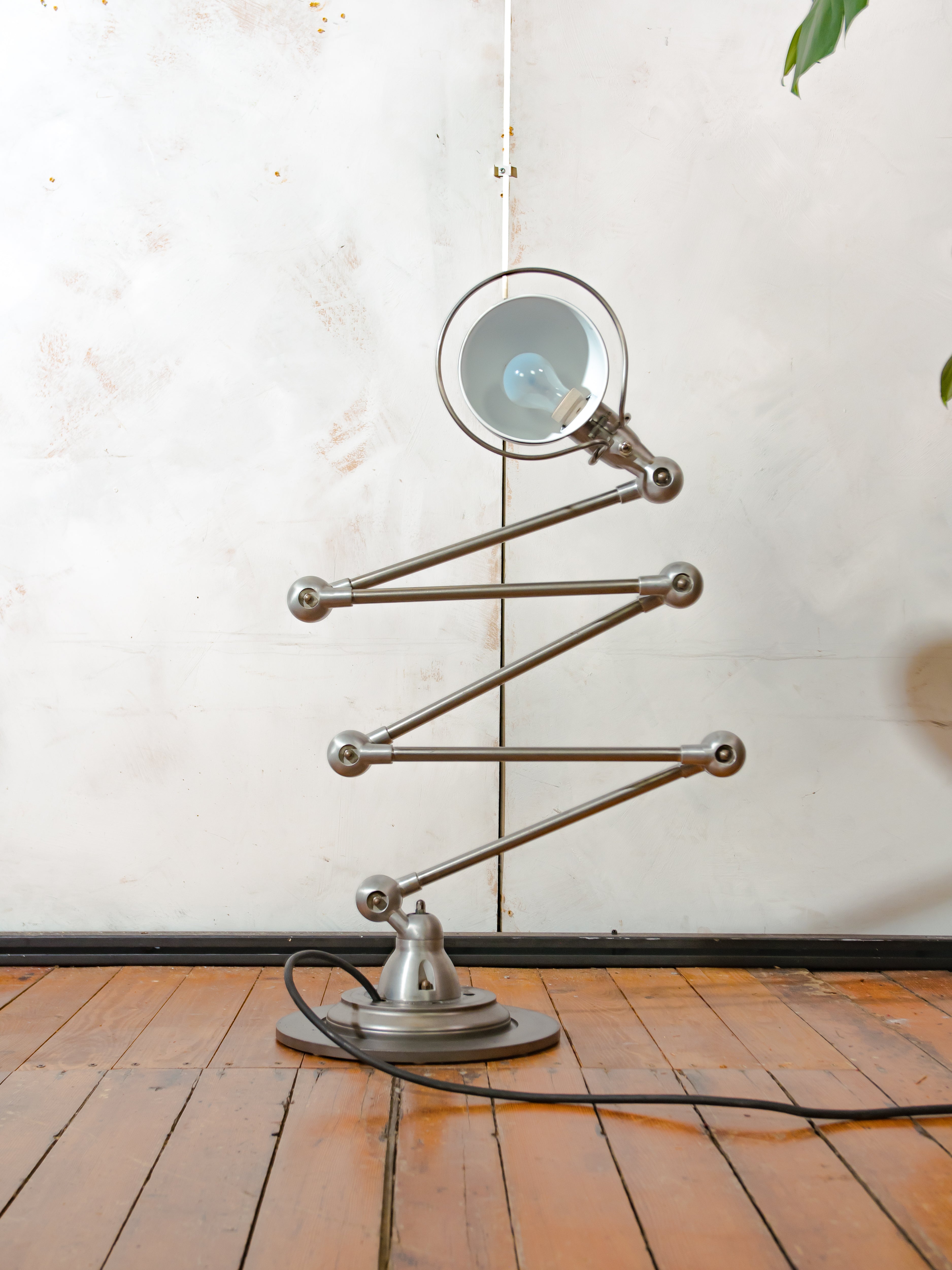 Vintage Franse Jieldé 5 armige staande lamp, industriële loftverlichting, iconische verstelbare werkplaatslamp, mid-century design, gerestaureerd en gepolijst