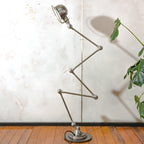 Vintage Franse Jieldé 5 armige staande lamp, industriële loftverlichting, iconische verstelbare werkplaatslamp, mid-century design, gerestaureerd en gepolijst
