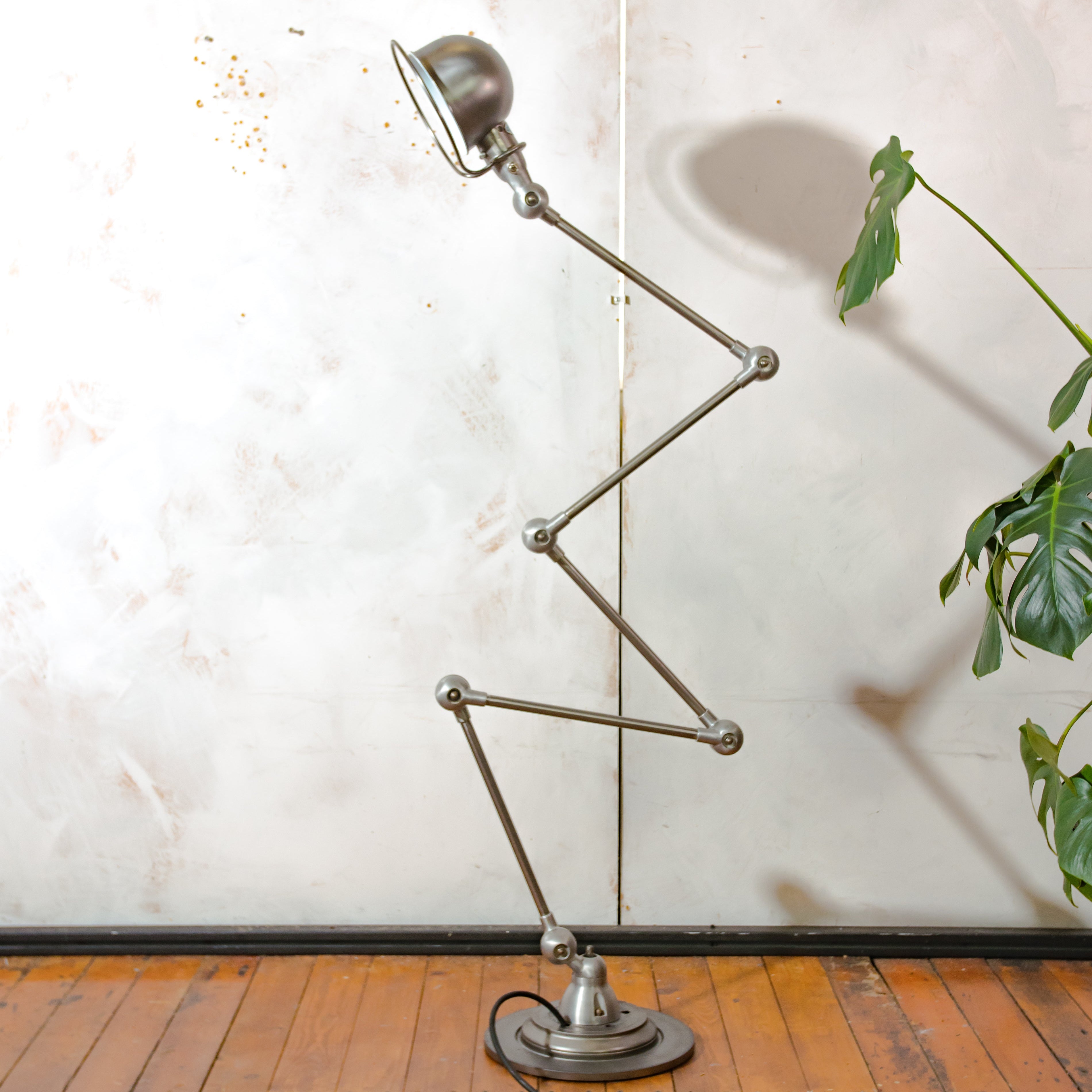 Vintage Franse Jieldé 5 armige staande lamp, industriële loftverlichting, iconische verstelbare werkplaatslamp, mid-century design, gerestaureerd en gepolijst