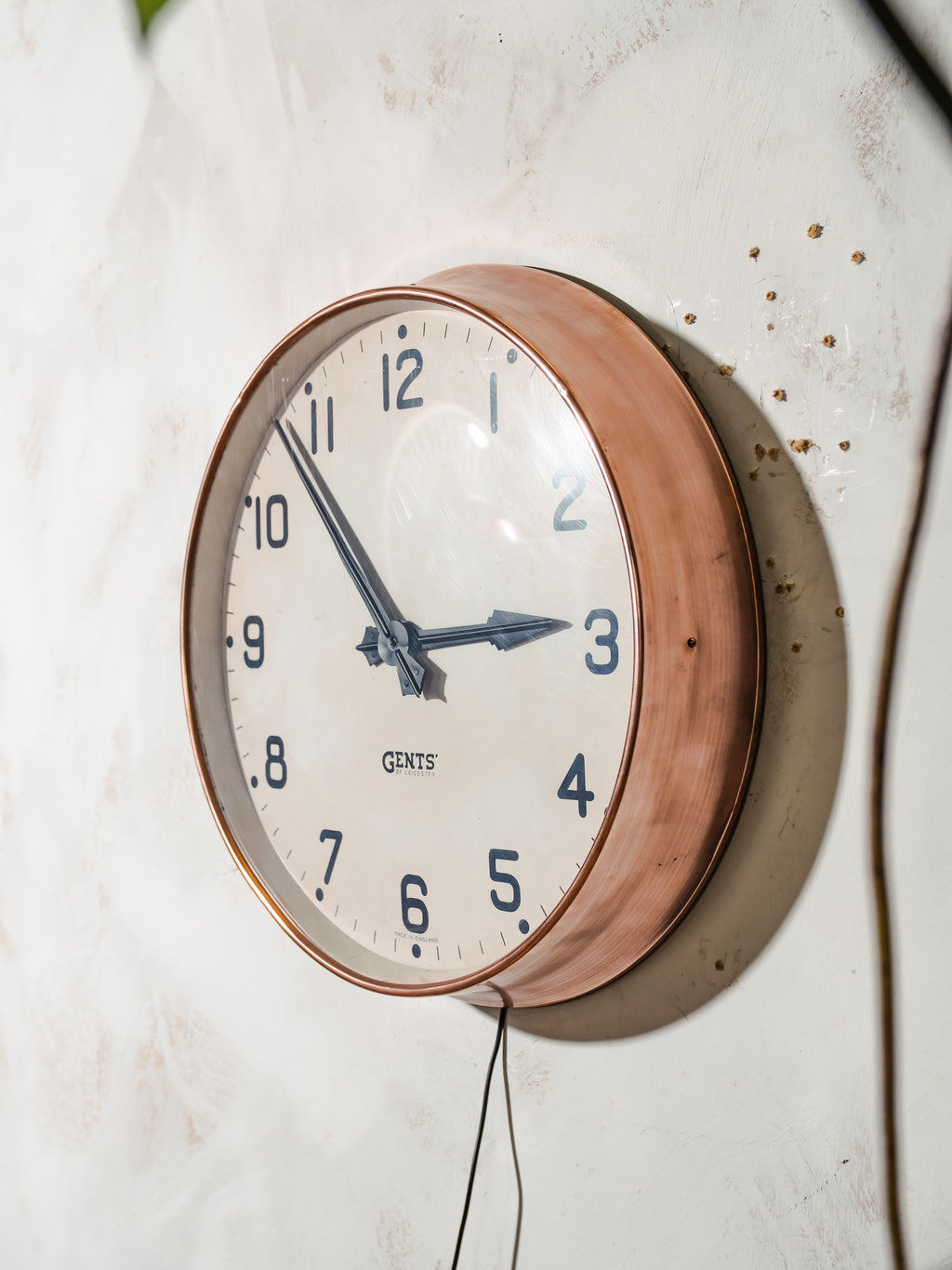 Copper Gents of Leicester 1920s Wall Clock, Diameter 50 CM, With original Mechanism and Pulse generator, Completely Restored