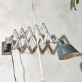Rare 1930s Siemens Scissor Lamp, Wall Mounted Adjustable Harmonica Workshop Light with Blue Enamel Shade, Competely renovated