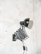 Kaiser Idell 6718 schaarlamp uit de jaren 30, satijnzwart gerestaureerde Bauhaus-wandverlichting, antieke lamp ontworpen door Christian Dell