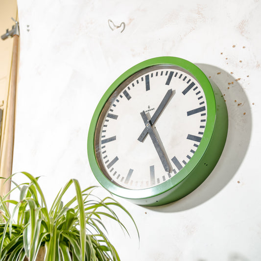 1960s Vintage Factory Wall Clock by SIEMENS, Ø46 CM diameter, Renovated Green Industrial Station Timekeeper, Quartz mechanism