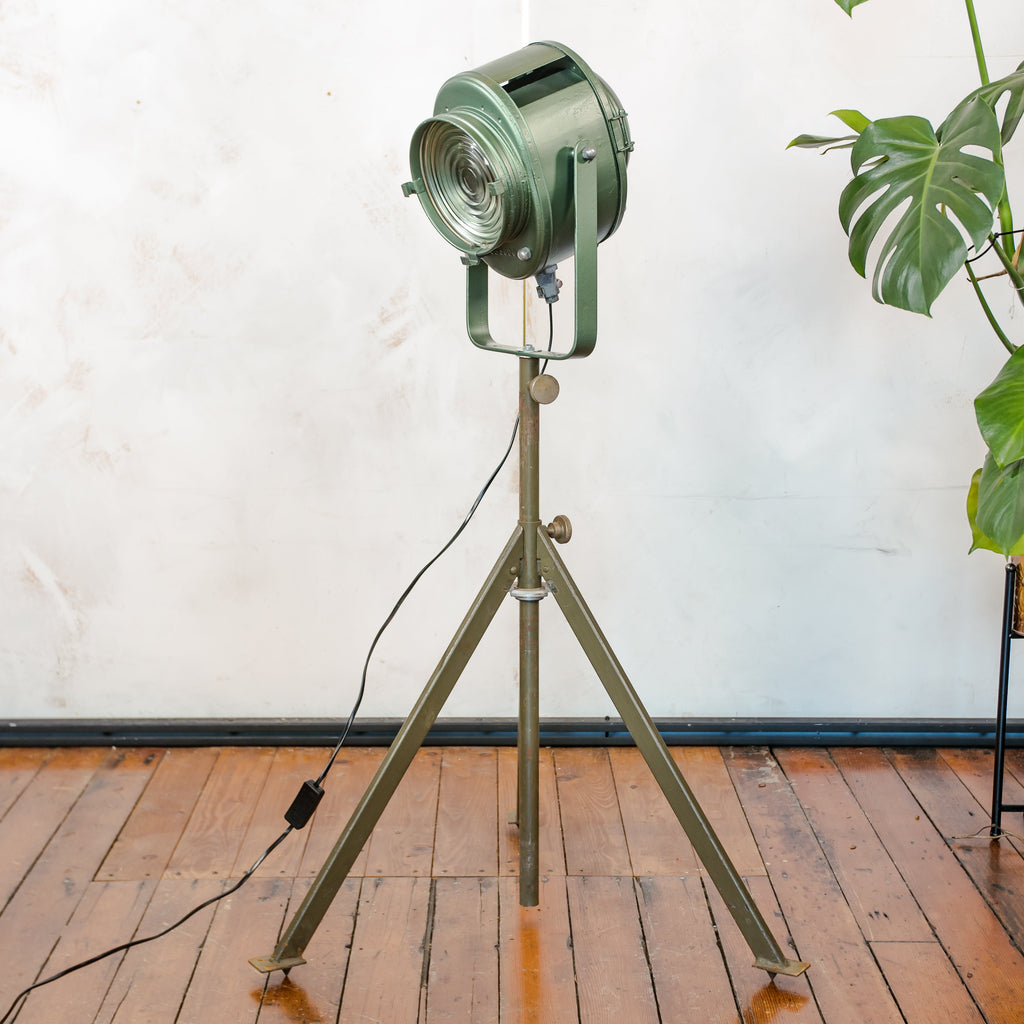 1950s A.E. Cremer Paris Film Projector on Tripod, Green Industrial Theatre Floor lamp, Loft lighting, French Antique Spotlight