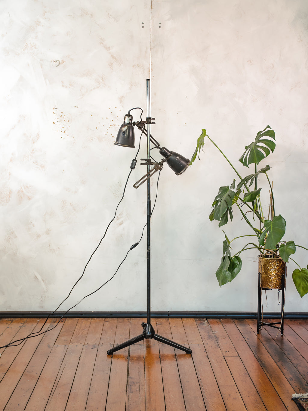 Vintage Double Spotlight Industrial Floor Lamp, 1950s Machine Lamps on Tripod, Unique Lighting with Patina, Chrome & Black Task Light