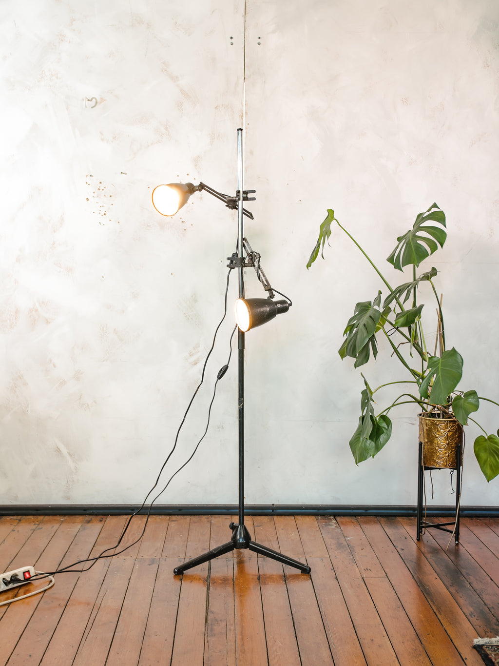 Vintage Double Spotlight Industrial Floor Lamp, 1950s Machine Lamps on Tripod, Unique Lighting with Patina, Chrome & Black Task Light