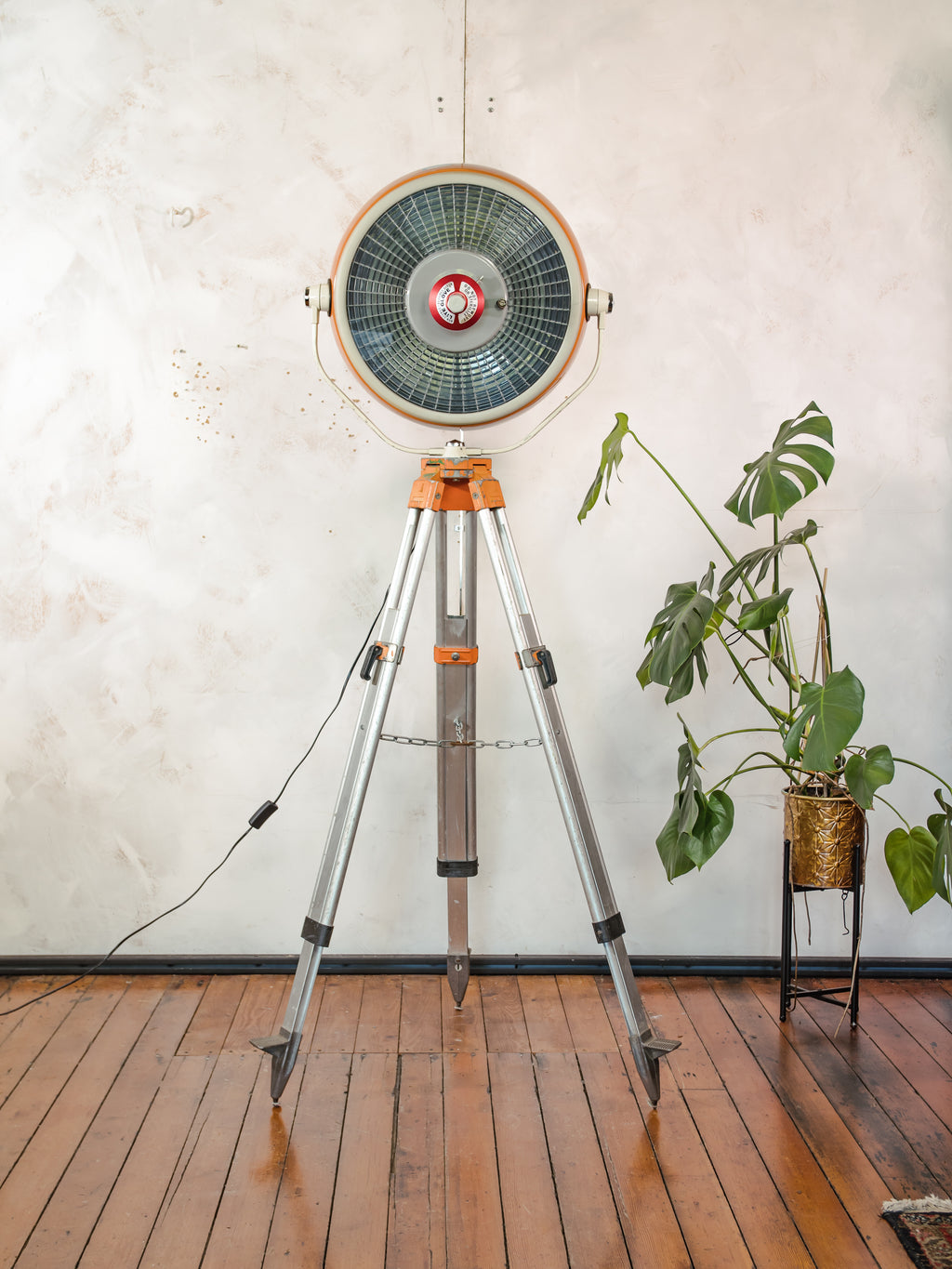 Vintage ALM Hospital Scialitique Spotlight Lamp on Aluminum Surveyors Tripod, Retro Industrial Floor Lamp, One of kind Surgical Lighting