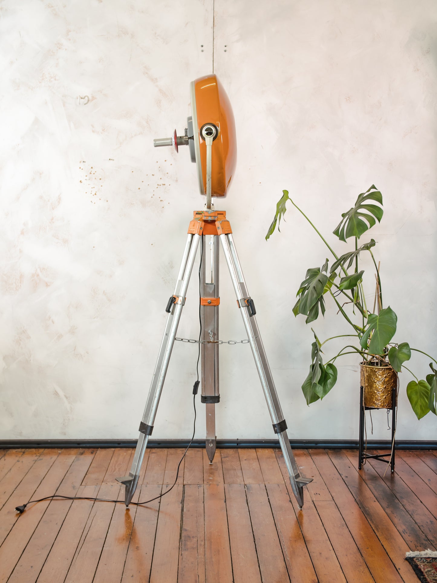 Vintage ALM Hospital Scialitique Spotlight Lamp on Aluminum Surveyors Tripod, Retro Industrial Floor Lamp, One of kind Surgical Lighting