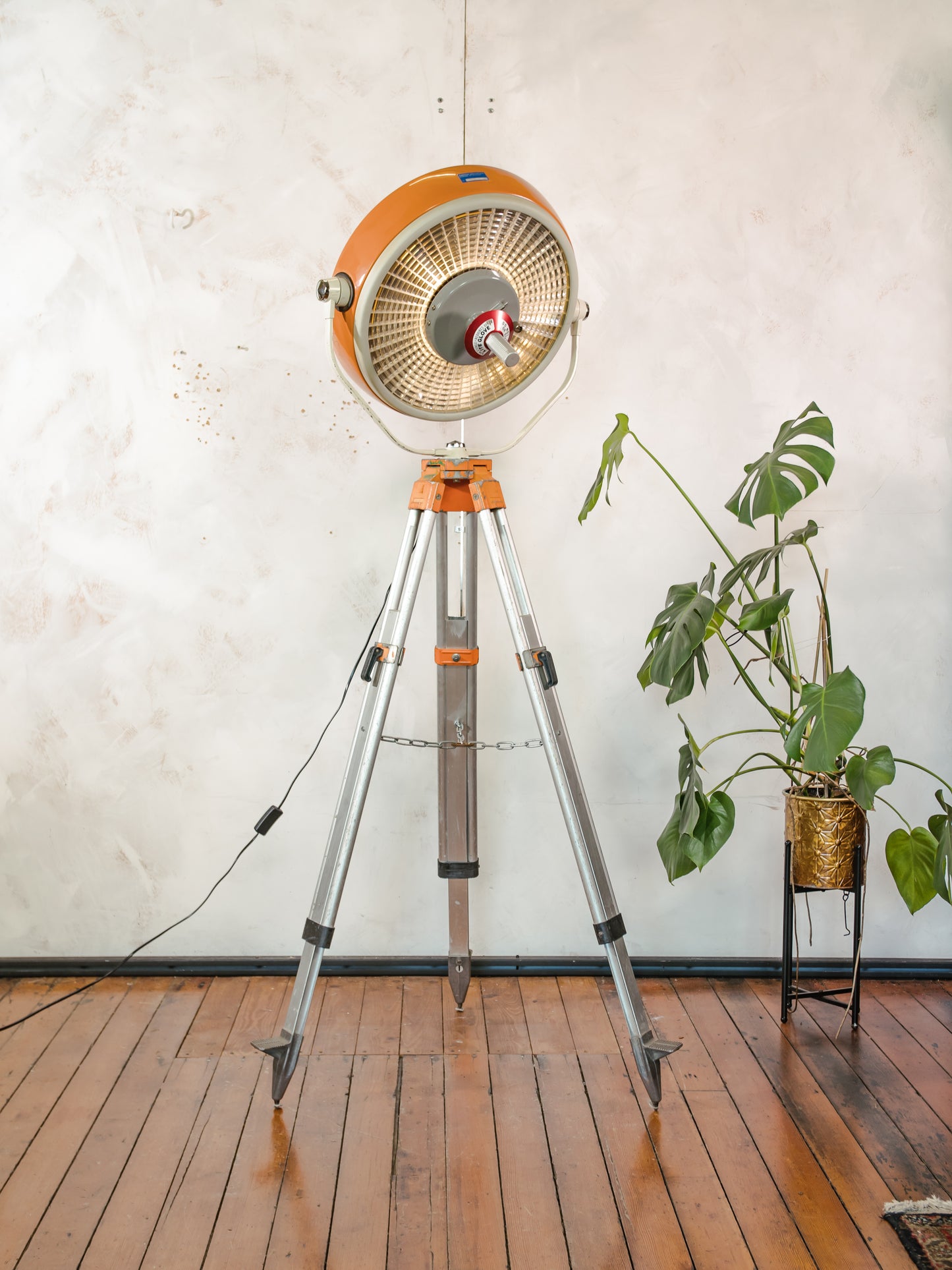 Vintage ALM Hospital Scialitique Spotlight Lamp on Aluminum Surveyors Tripod, Retro Industrial Floor Lamp, One of kind Surgical Lighting