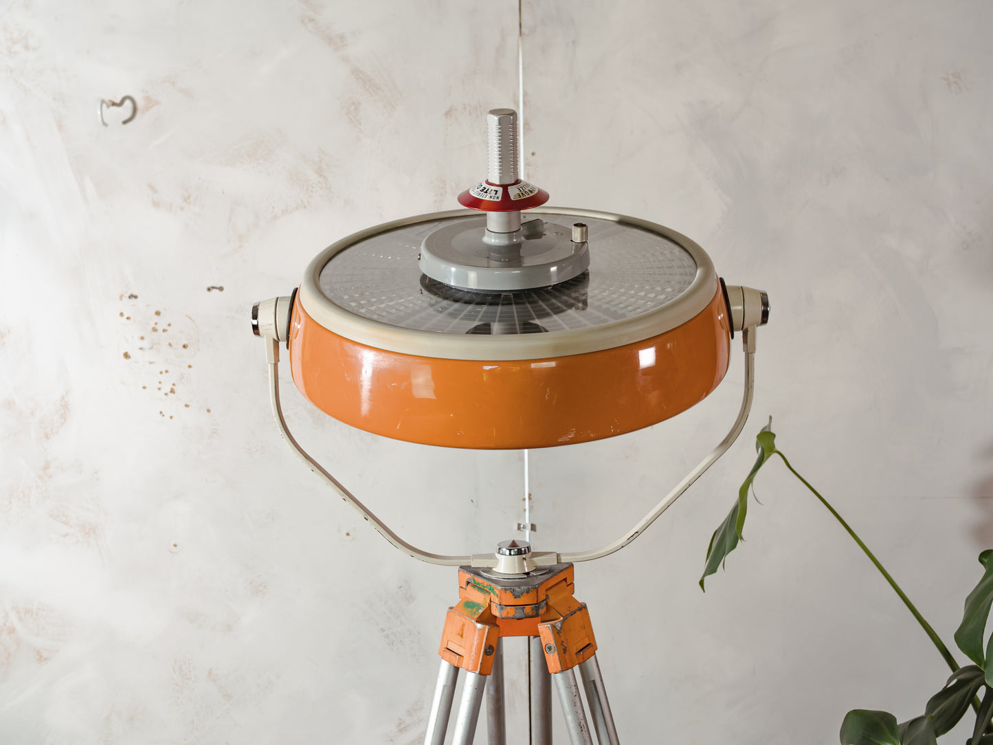 Vintage ALM Hospital Scialitique Spotlight Lamp on Aluminum Surveyors Tripod, Retro Industrial Floor Lamp, One of kind Surgical Lighting