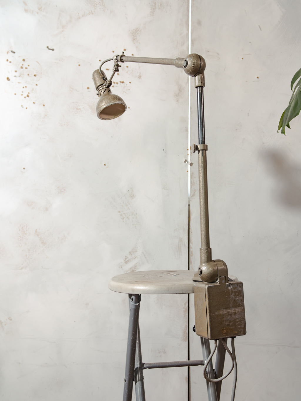 1950s Lumina Breveté Clamp lamp, Vintage 2 arm Articulated Workshop light made in France | Retro Table Desk lamp, Brown Sewing lighting