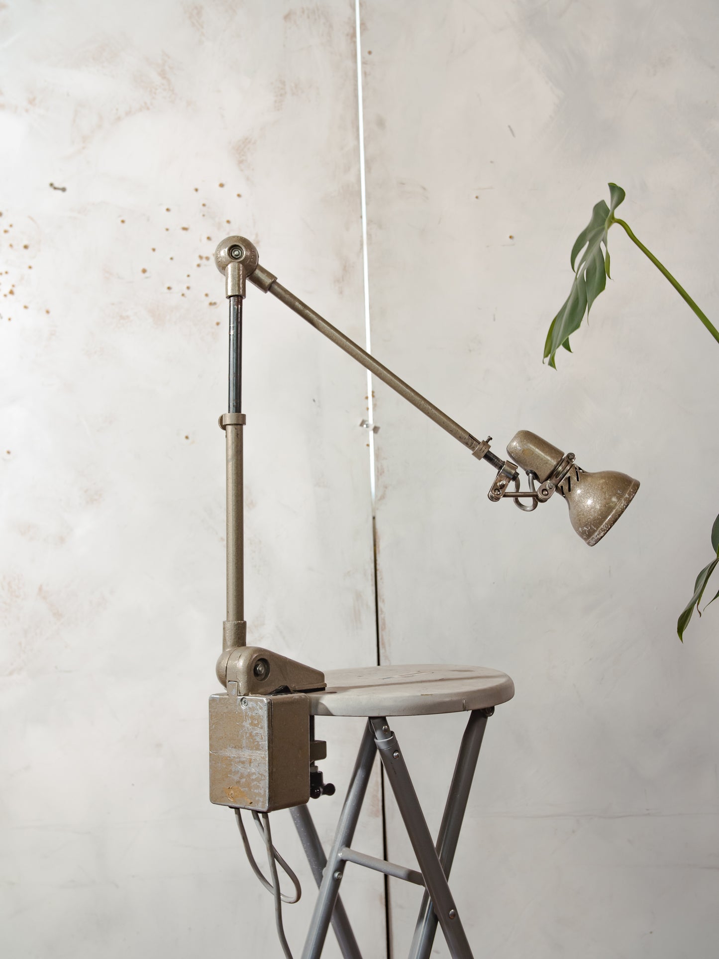 1950s Lumina Breveté Clamp lamp, Vintage 2 arm Articulated Workshop light made in France | Retro Table Desk lamp, Brown Sewing lighting